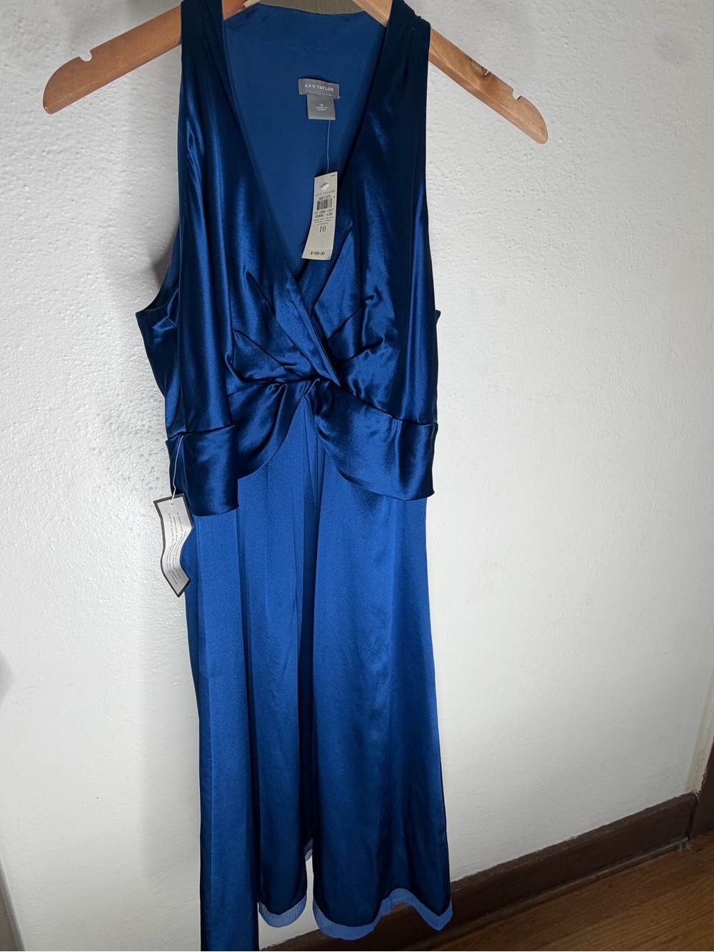 Ann Taylor 100% Silk Blue Cocktail Dress Size 10 NWT Sleeveless Twist Front.